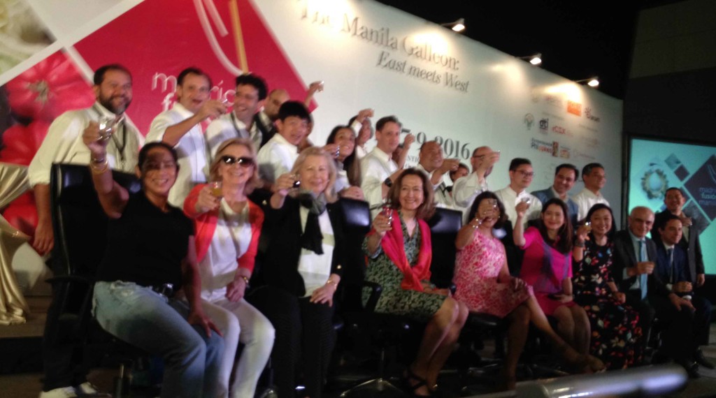 Madrid Fusion Manila 2016 organizers and participating chefs join in a toast for success in the press launch at SMX Convention Center.